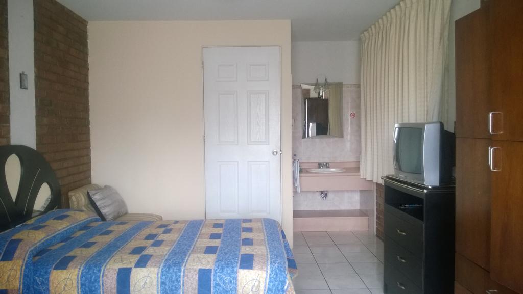 Mariana'S Petit Hotel Guatemala-Stadt Zimmer foto